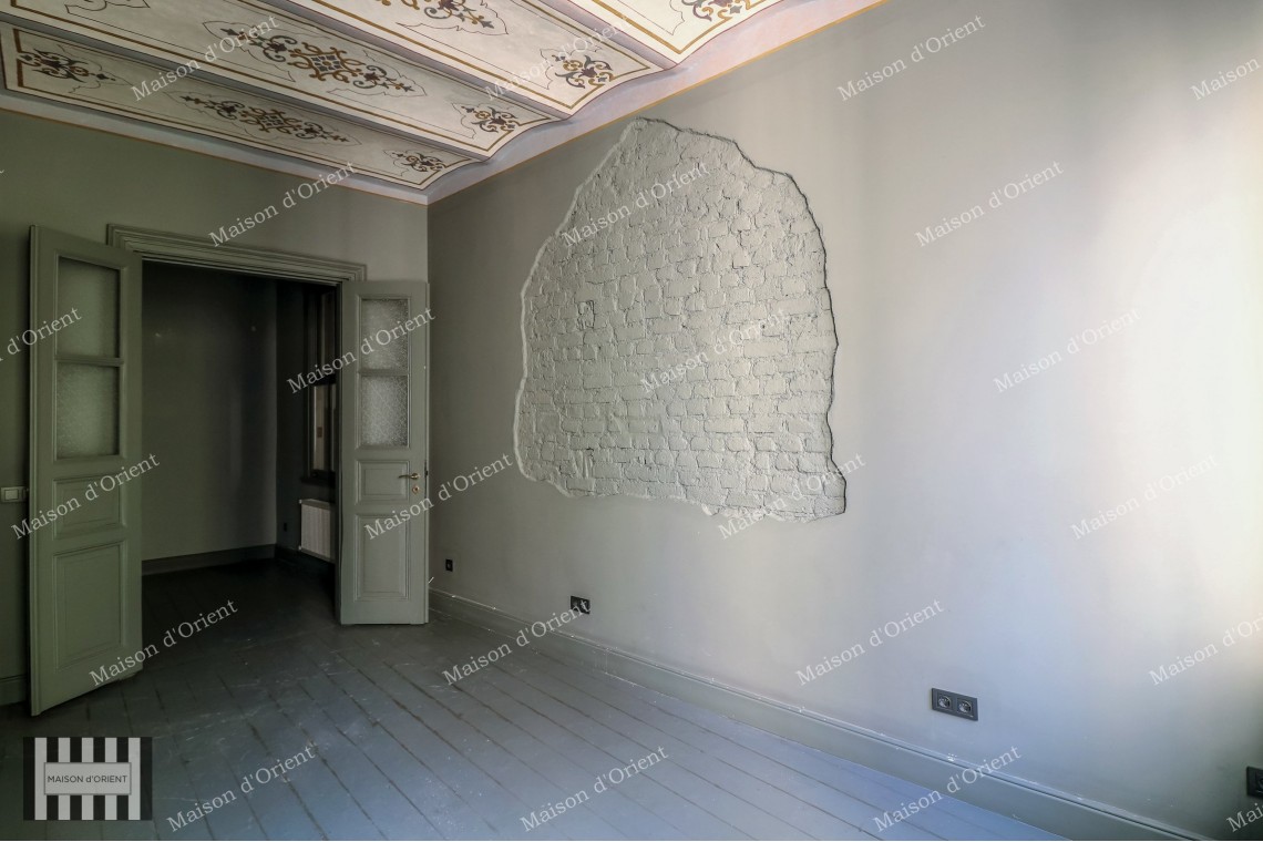 160sqm Flat for Rent in Historical Petraki Building