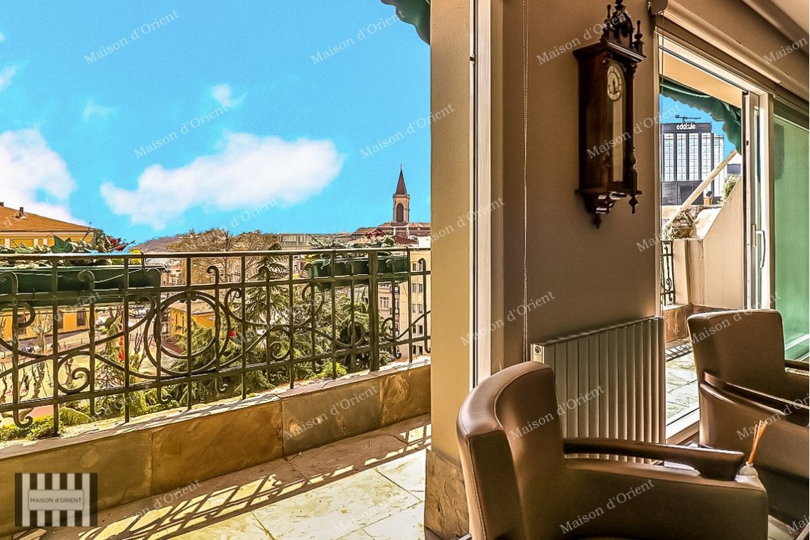 160sqm Office with Balcony for Rent on Istiklal Street