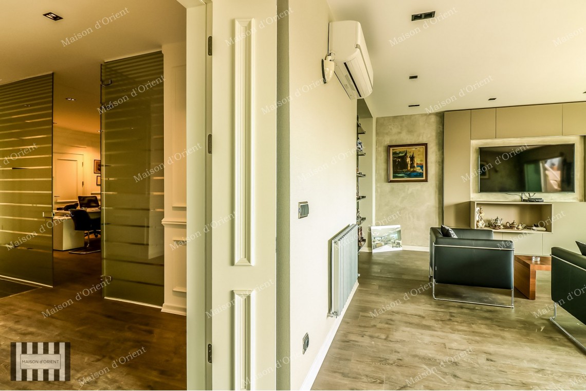 160sqm Office with Balcony for Rent on Istiklal Street