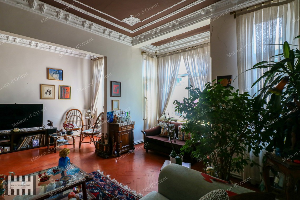 3+1 180sqm Flat for Sale in Taksim Historical Building