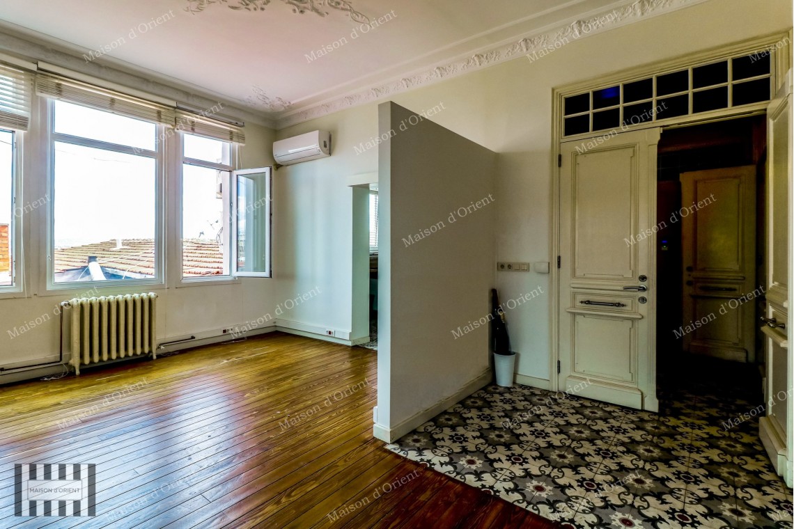 180sqm Office/Flat for Rent in Cihangir