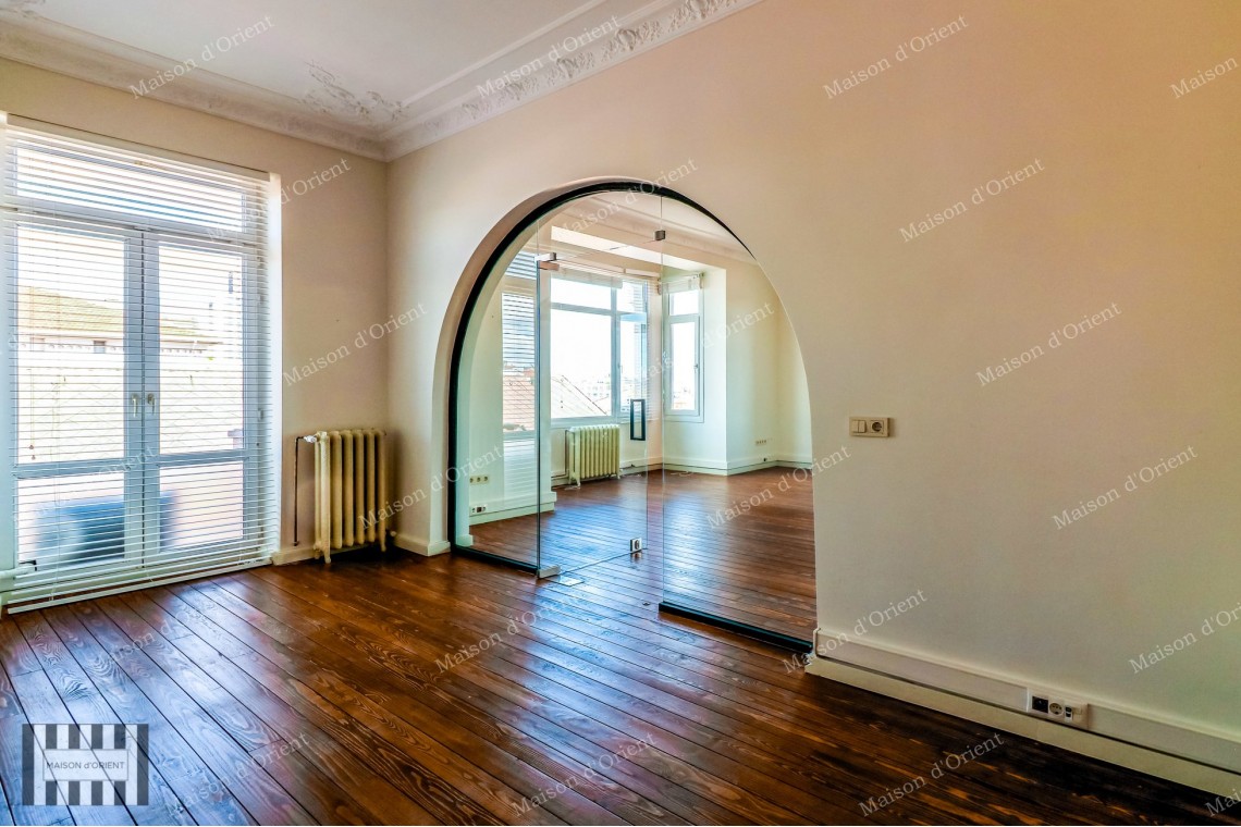 180sqm Office/Flat for Rent in Cihangir