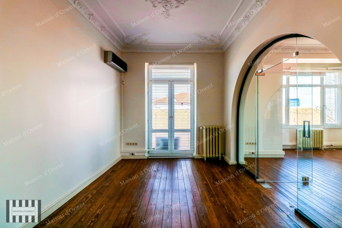 180sqm Office/Flat for Rent in Cihangir