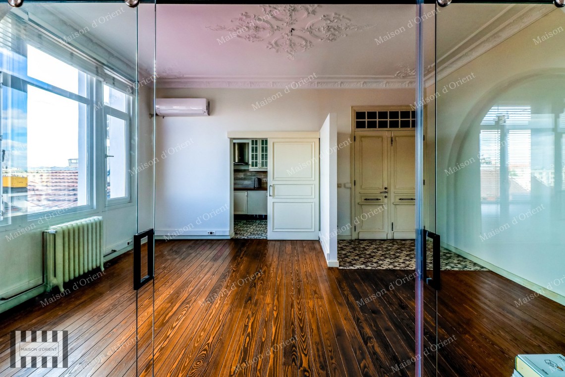 180sqm Office/Flat for Rent in Cihangir