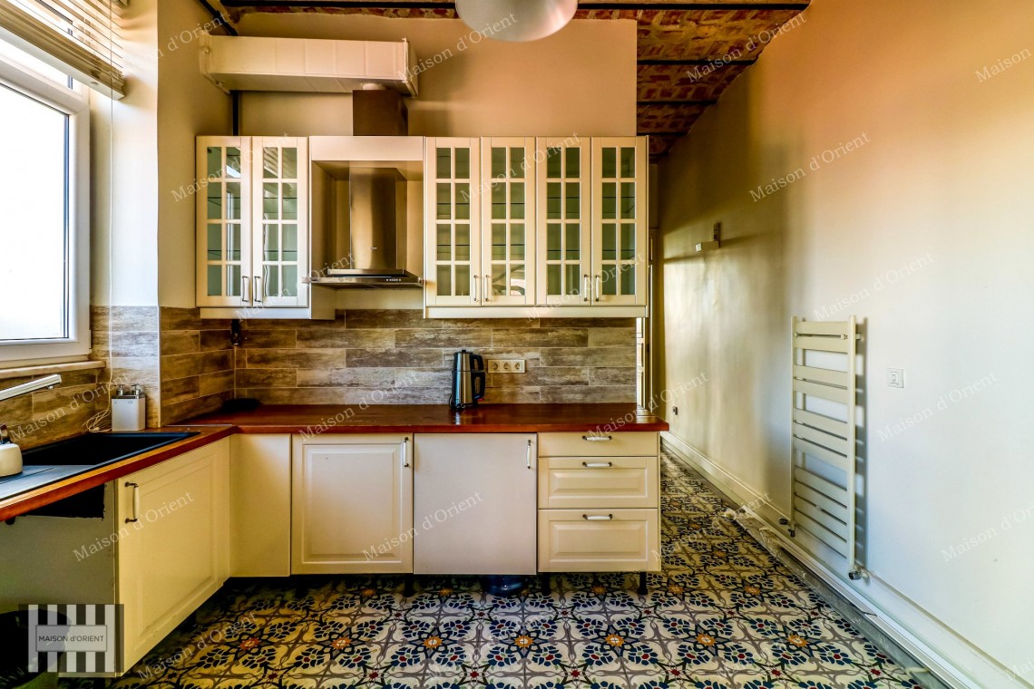 180sqm Office/Flat for Rent in Cihangir