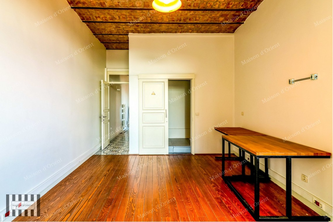 180sqm Office/Flat for Rent in Cihangir