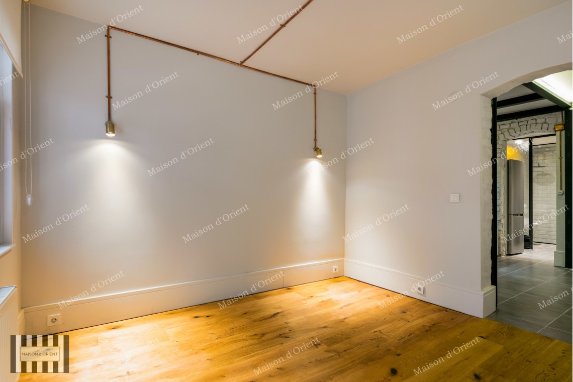 1+1 Flat for Rent in Greek Architecture Building in Firuzağa