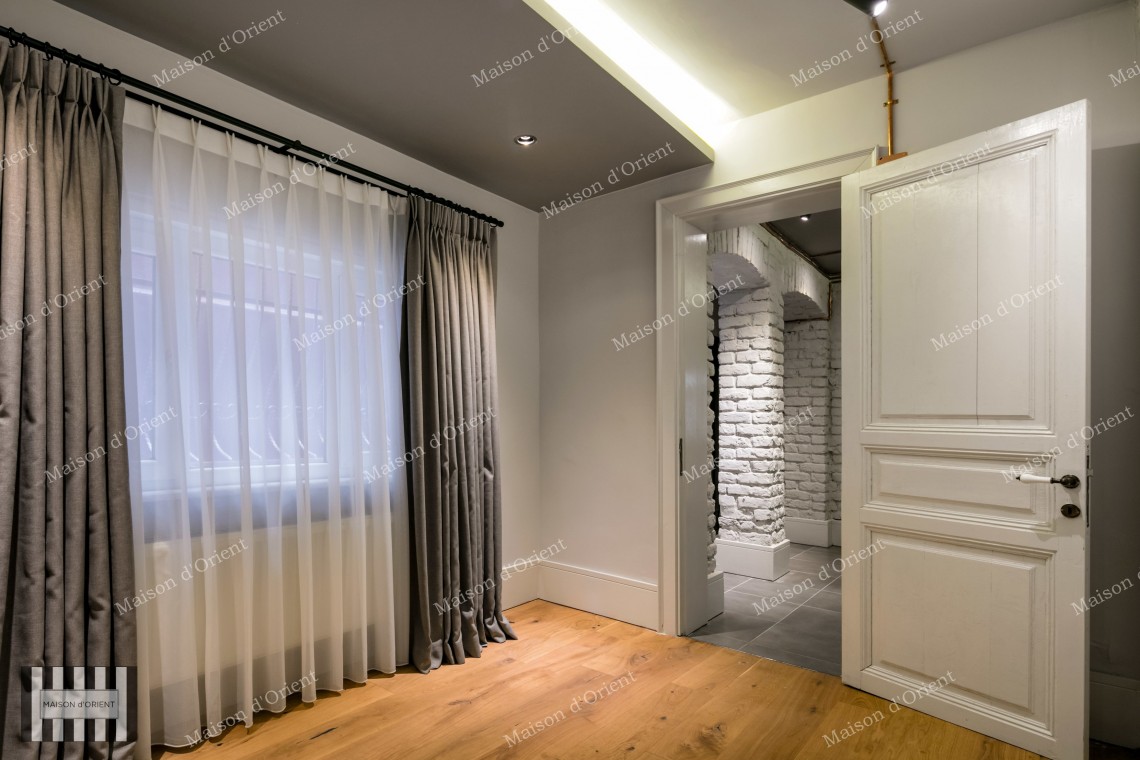 1+1 Flat for Rent in Greek Architecture Building in Firuzağa