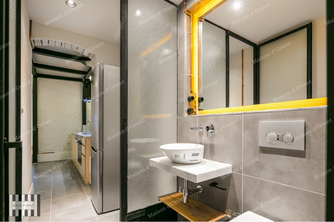 1+1 Flat for Rent in Greek Architecture Building in Firuzağa