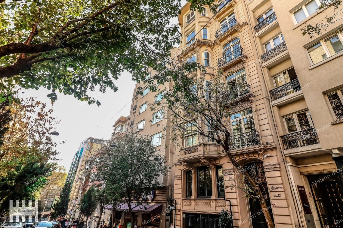 2+1 Flat for Rent in Historical Gravier Building