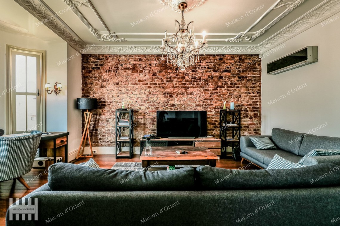 2+1 Flat for Rent in Historical Gravier Building