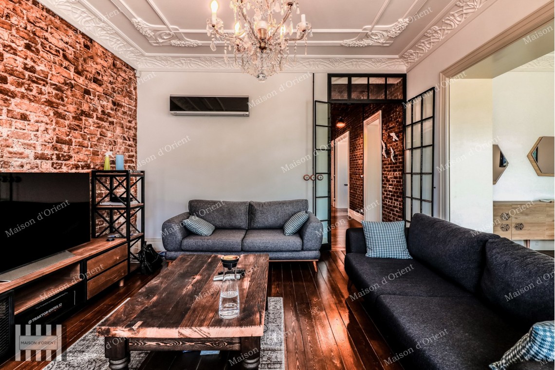 2+1 Flat for Rent in Historical Gravier Building