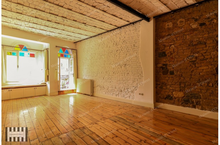  2+1 Flat with View in Historical Building in Galata