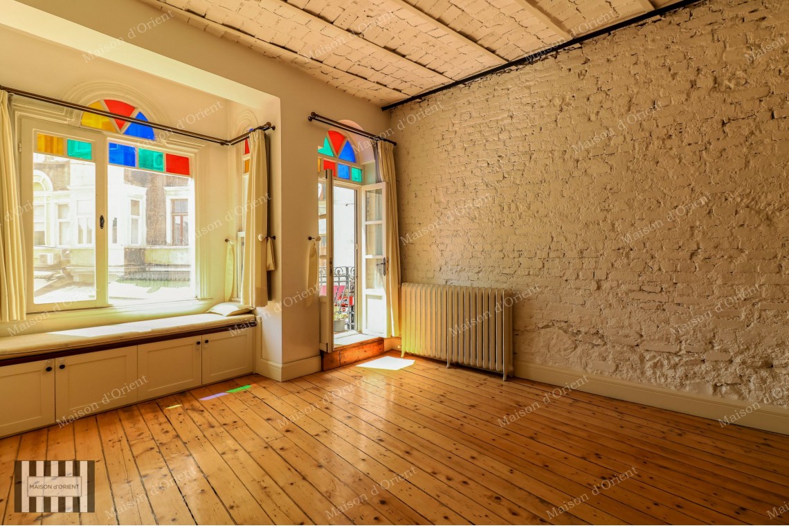  2+1 Flat with View in Historical Building in Galata