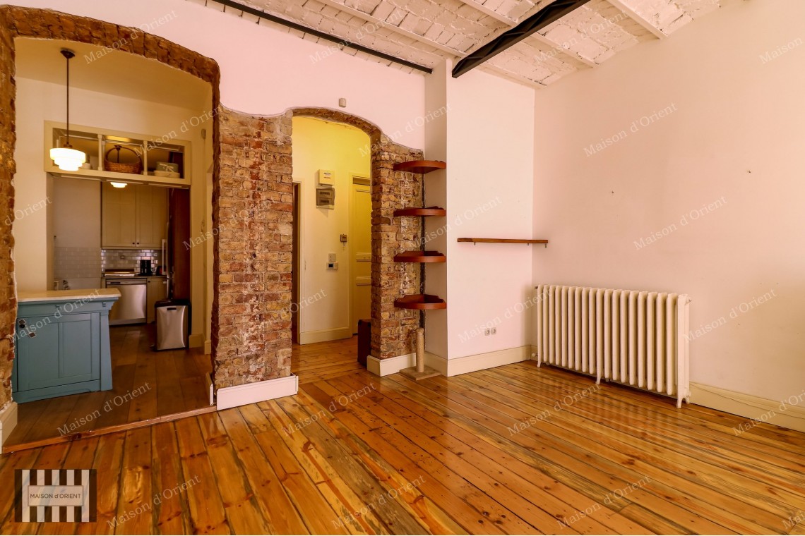  2+1 Flat with View in Historical Building in Galata