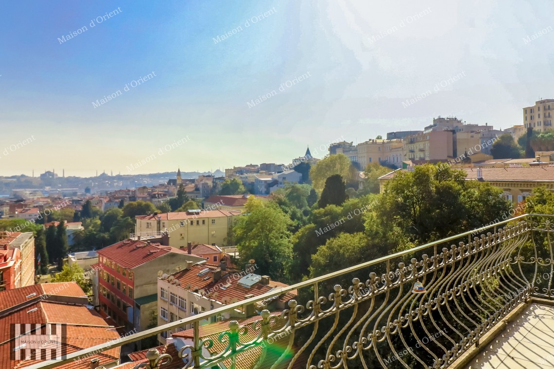 220sqm Historical Flat for Sale in Galatasaray