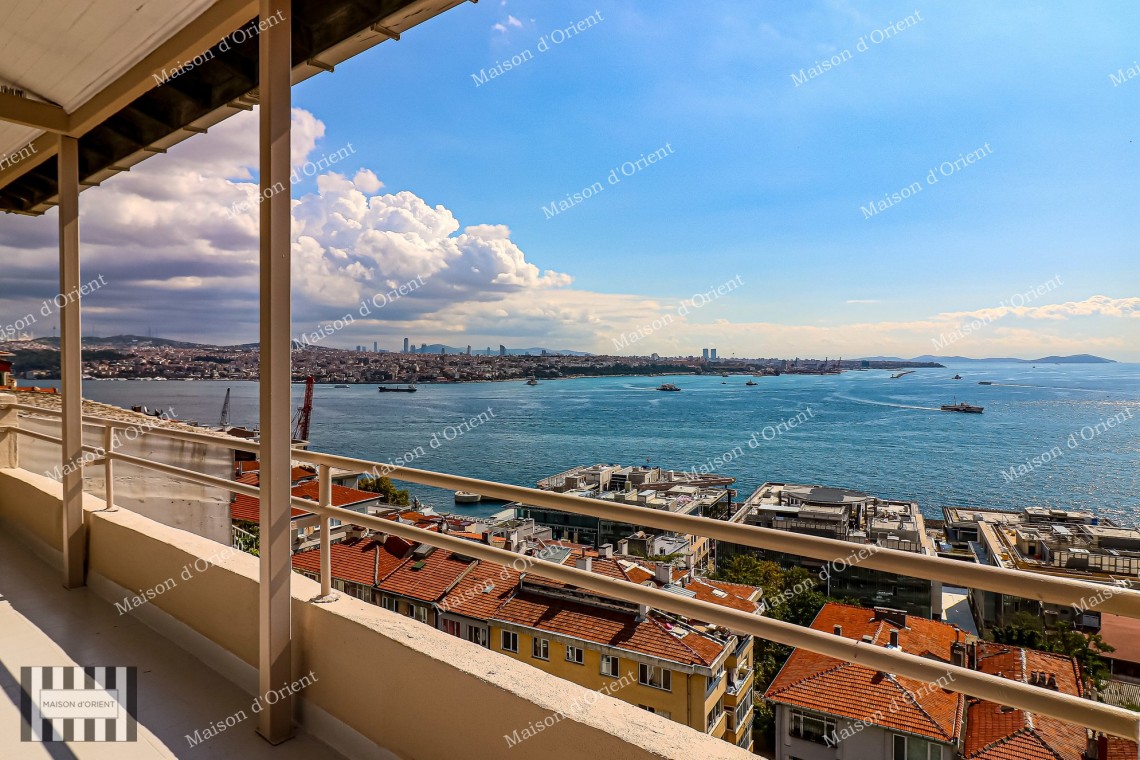 2+1 Flat for Rent with Terrace and Bosphorus View in Cihangir