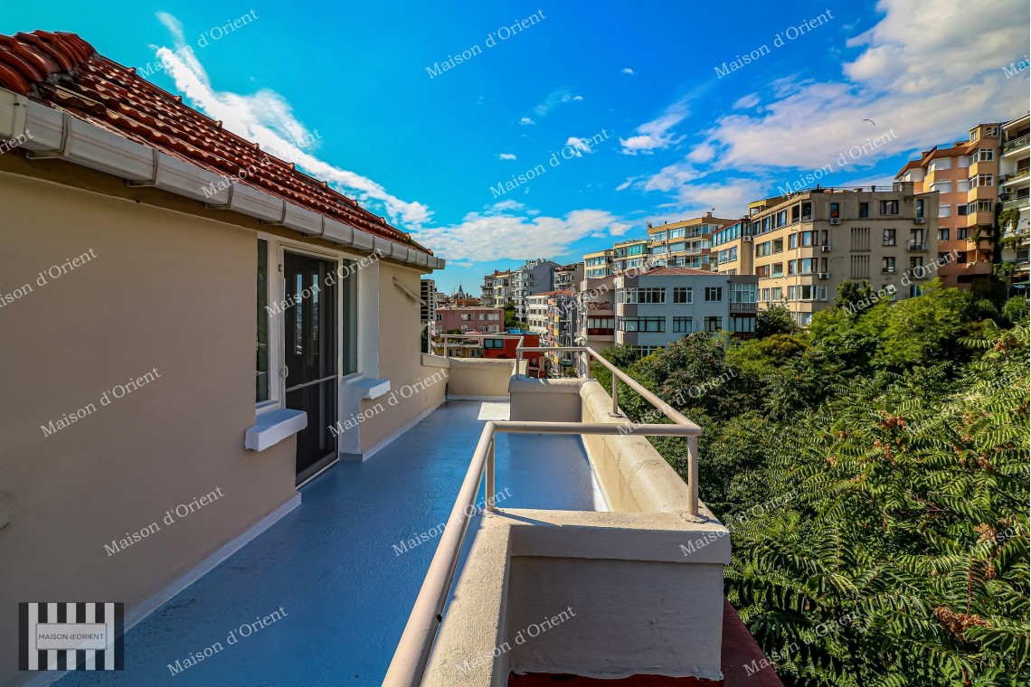 2+1 Flat for Rent with Terrace and Bosphorus View in Cihangir