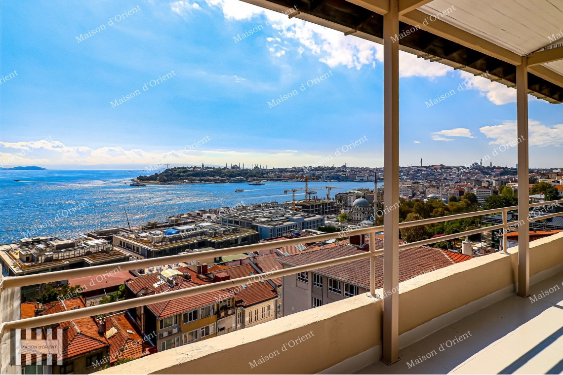 2+1 Flat for Rent with Terrace and Bosphorus View in Cihangir