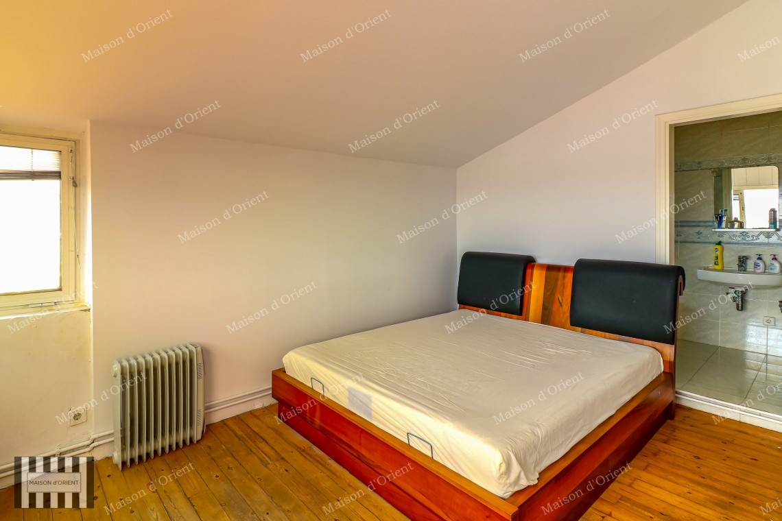 2+1 Duplex with Terrace for Rent in Galata