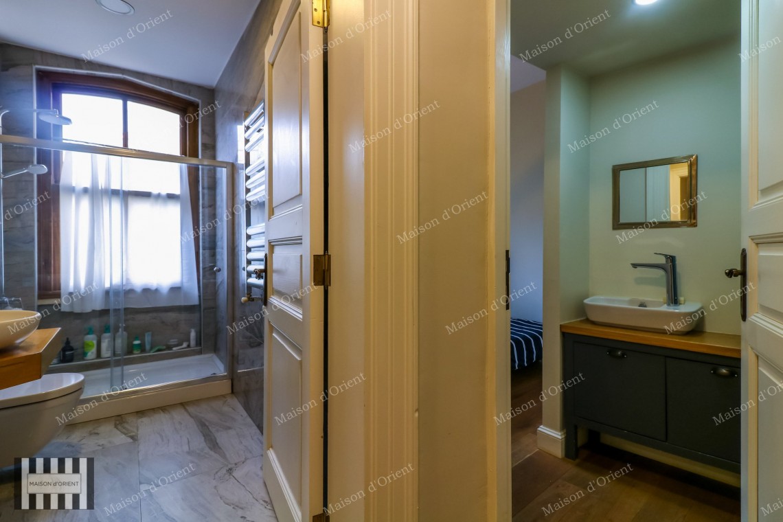 2+1 Rental Flat with Sarayburnu View in Galata