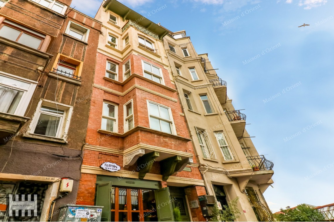 2+1 Rental Flat with Sarayburnu View in Galata