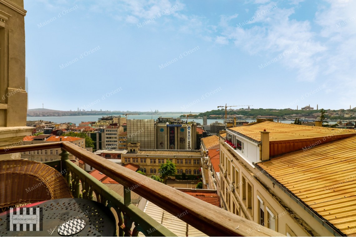 2+1 Rental Flat with Sarayburnu View in Galata