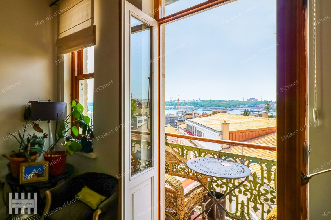 2+1 Rental Flat with Sarayburnu View in Galata