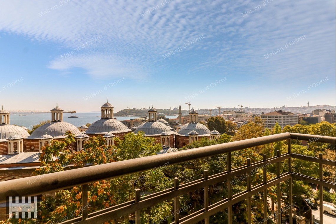2+1 Rental Flat with Sarayburnu View in Cihangir Palace Building