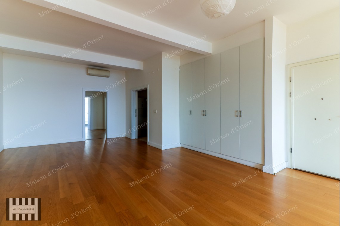 2+1 Rental Flat with Sarayburnu View in Cihangir Palace Building