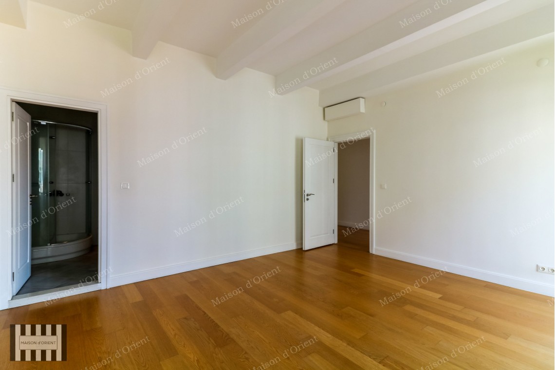 2+1 Rental Flat with Sarayburnu View in Cihangir Palace Building