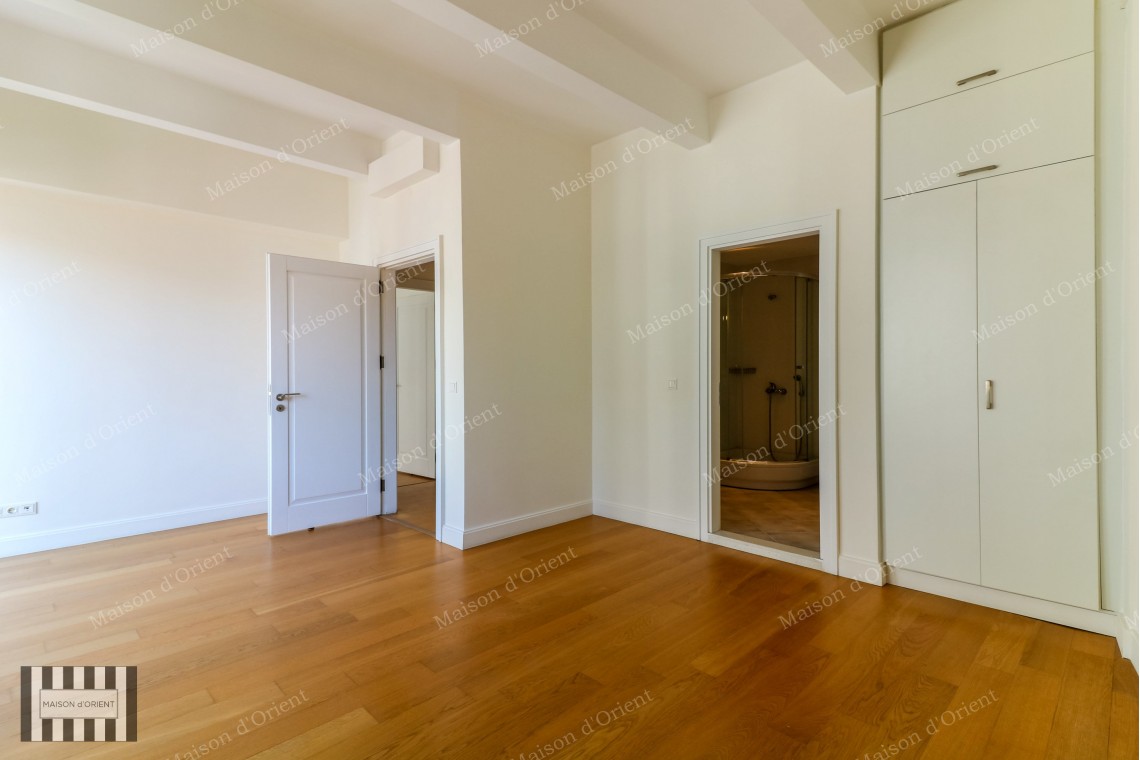 2+1 Rental Flat with Sarayburnu View in Cihangir Palace Building