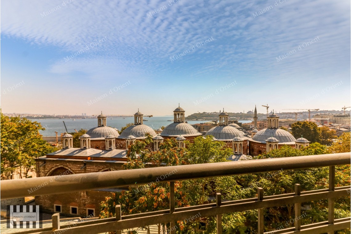 2+1 Rental Flat with Sarayburnu View in Cihangir Palace Building