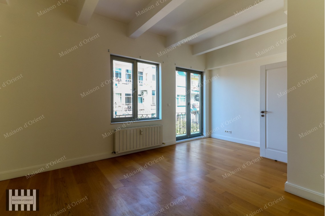 2+1 Rental Flat with Sarayburnu View in Cihangir Palace Building