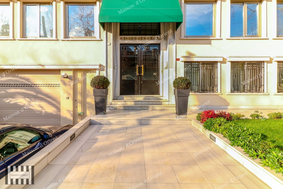 2+1 Rental Flat with Sarayburnu View in Cihangir Palace Building