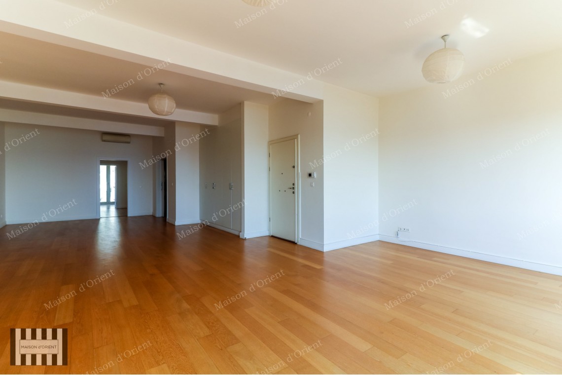 2+1 Rental Flat with Sarayburnu View in Cihangir Palace Building