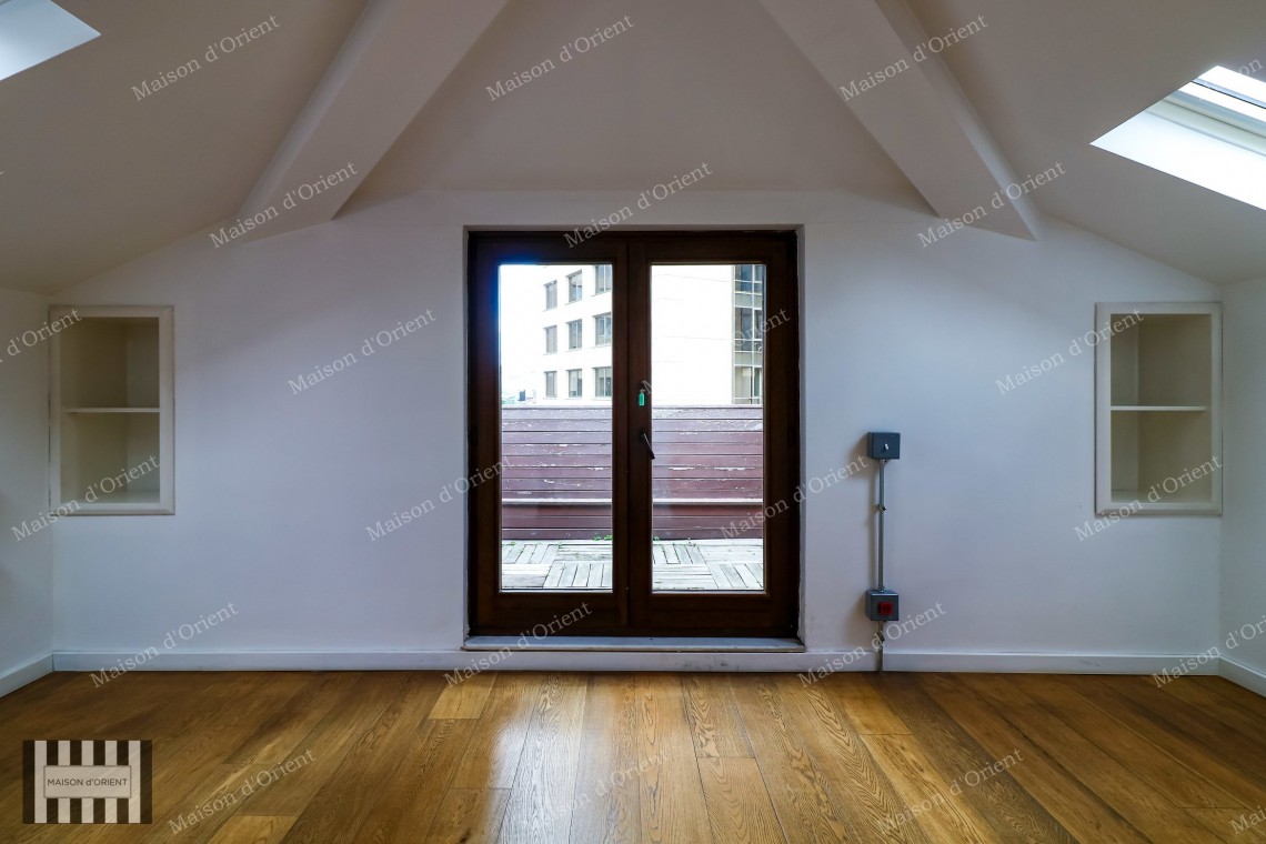 Akaretler Tarihi Sıraevler'de Teraslı Kiralık 3+1 Dubleks Daire
