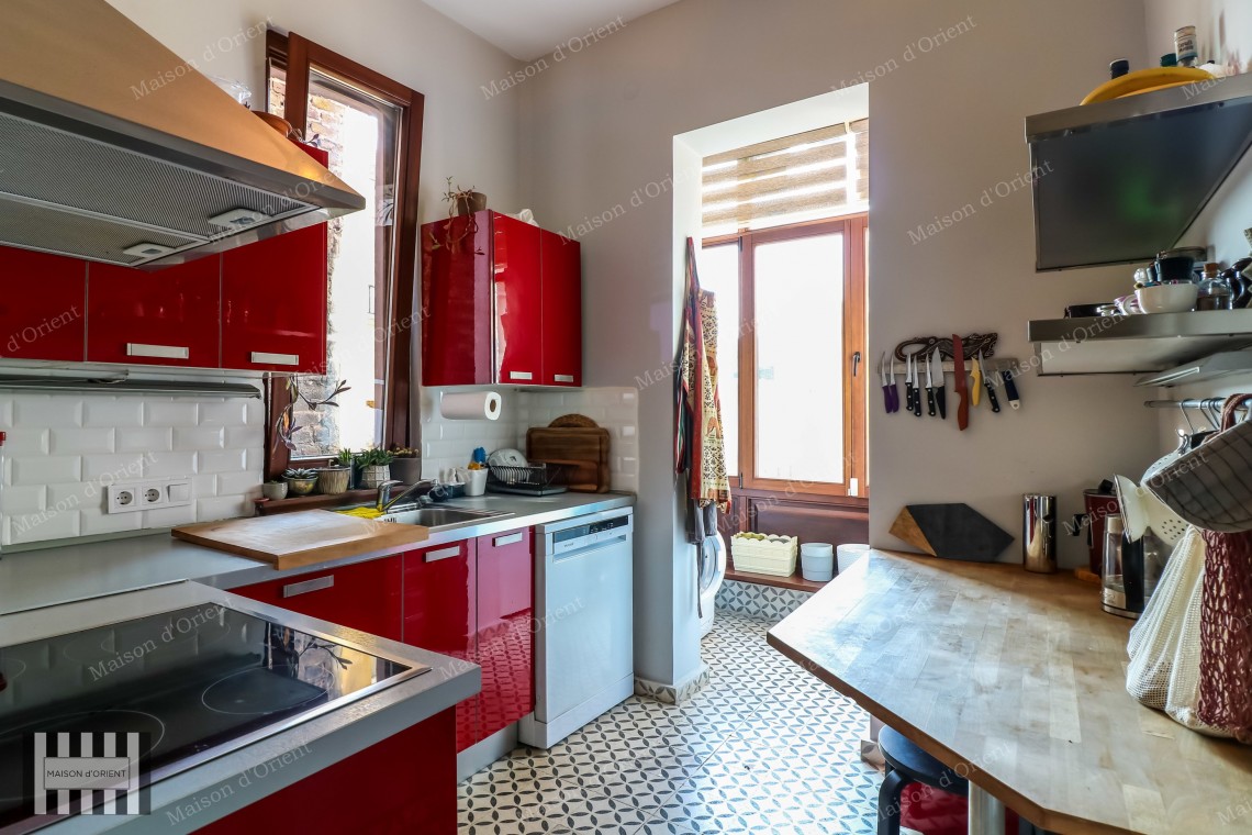 3+1 Flat for Rent in Historical Renovated Apartment