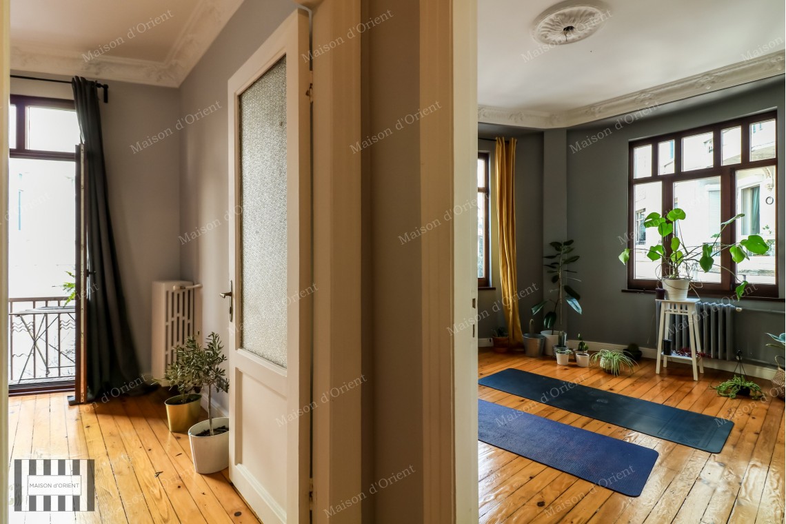 3+1 Flat for Rent in Historical Renovated Apartment