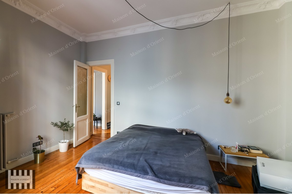 3+1 Flat for Rent in Historical Renovated Apartment