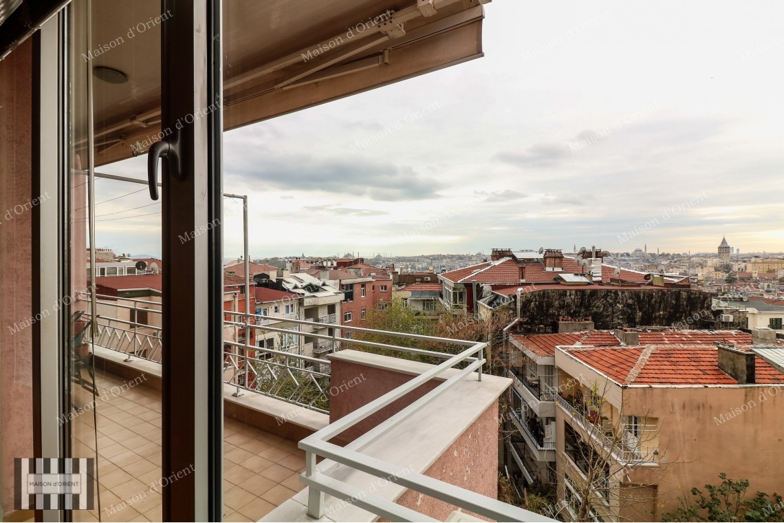 3+1 Furnished Flat with Sea View for Rent in Cihangir