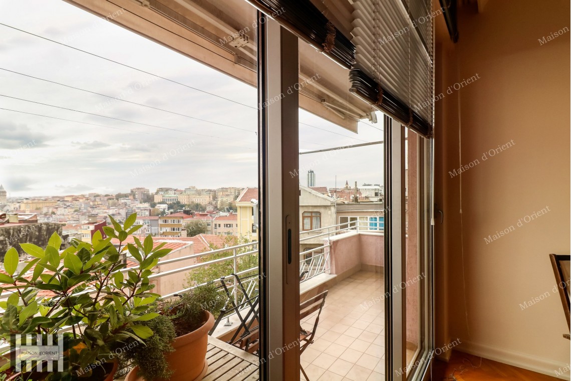 3+1 Furnished Flat with Sea View for Rent in Cihangir
