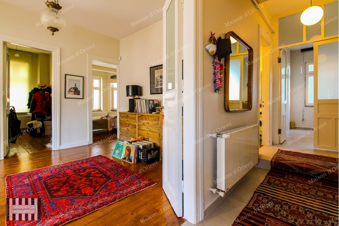 3+1 Flat for Rent in Renovated Building in Cihangir