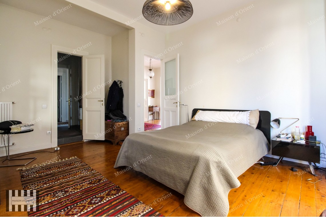 3+1 Flat for Rent in Renovated Building in Cihangir