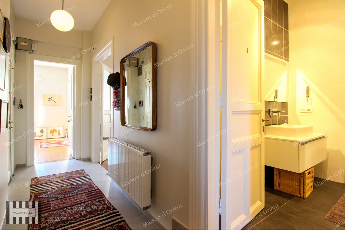3+1 Flat for Rent in Renovated Building in Cihangir