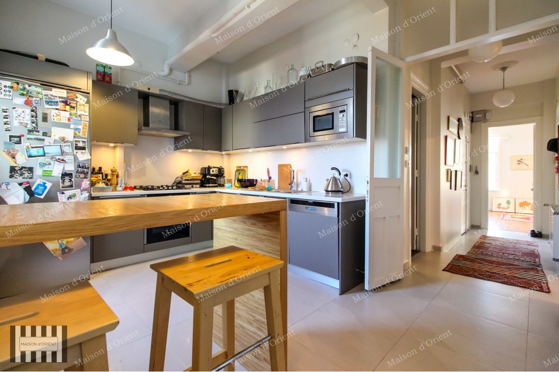 3+1 Flat for Rent in Renovated Building in Cihangir