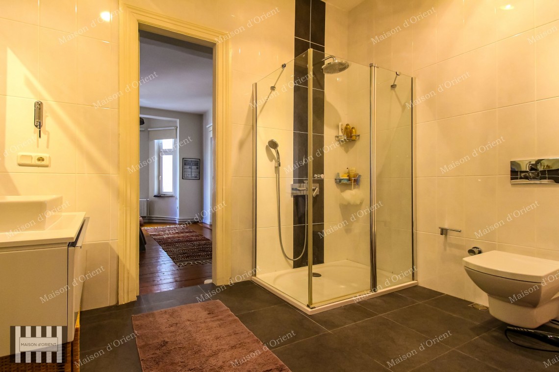 3+1 Flat for Rent in Renovated Building in Cihangir