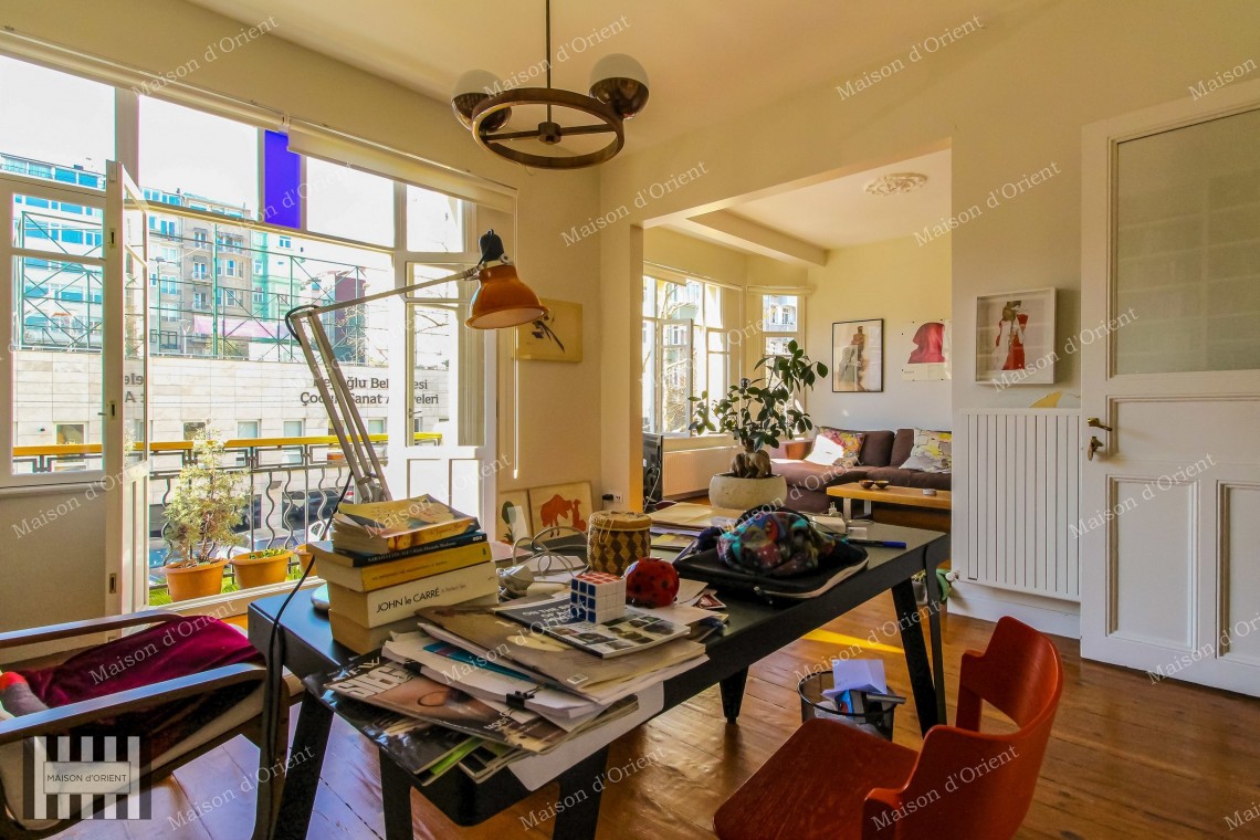 3+1 Flat for Rent in Renovated Building in Cihangir