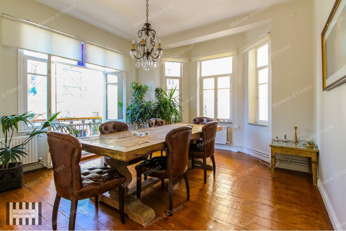 3+1 Flat for Rent in Renovated Building in Cihangir