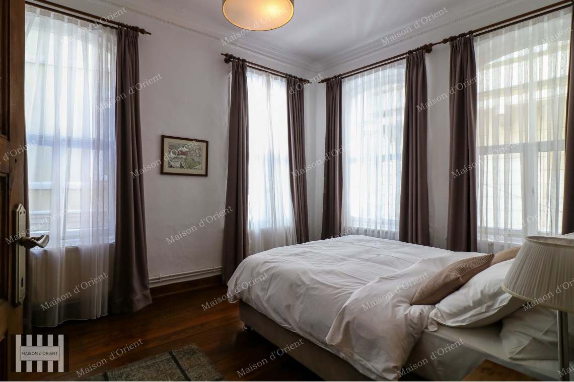 3+2 Flat for Rent in Historical Petraki Building, Galata